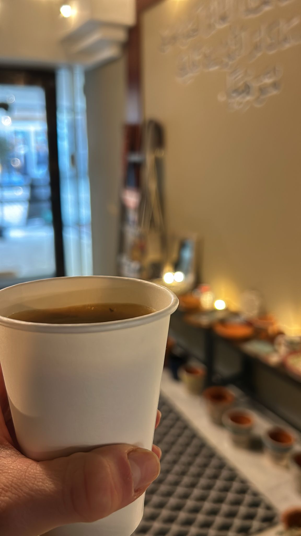 Kardamom-Kaffee im Bethlehem Cravings